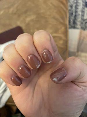 Peeling/chipped shellac manicure