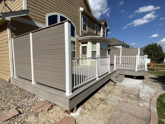 Matching privacy partition on grade level custom deck