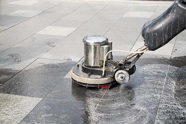 pressure washing driveway