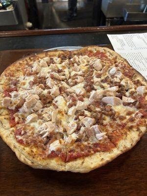 Chicken and bacon pizza