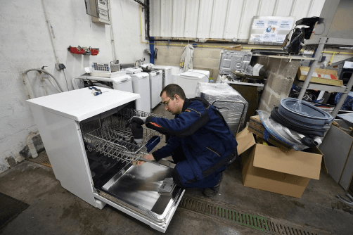 Making sure the dishwasher is functioning correctly