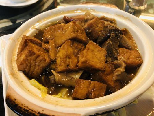 Beef Stew Tofu Claypot