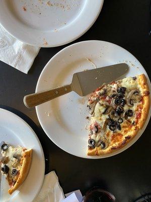 Mushroom and black olive. (Build your own). VERY YUMMY!