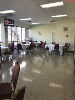 Large dining area w/ a lot of natural light