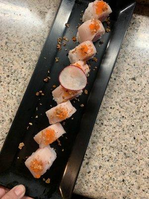 Hamachi sake roll