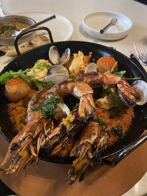 Seafood paella