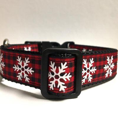 plaid and snowflakes collar