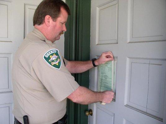 Civil Sheriff Posting 24 hour Notice.