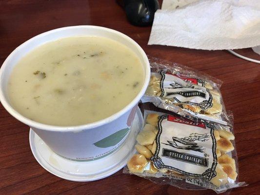 Clam chowder with oyster crackers