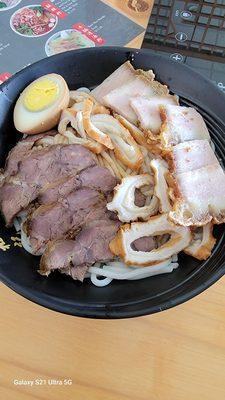 Beef, Slices Roast Pork and Pork Intestine Rice Noodle