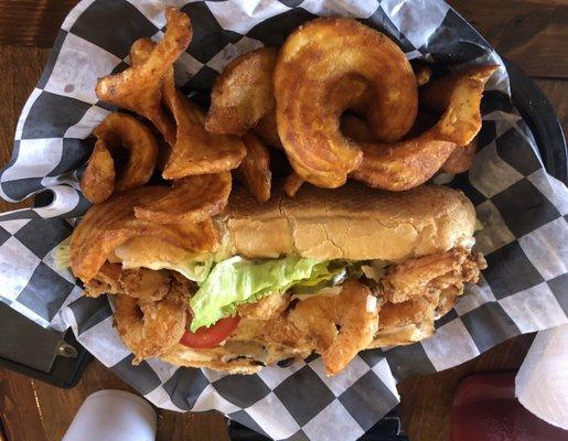 Shrimp po boy w swirl fries