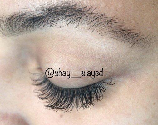 These are a set of classic open eye mink lash extentions. You can see more of my work on Instagram @shay__slayed