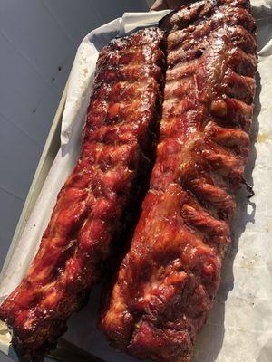 Smoked ribs with FATBOYSBBQ glaze