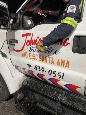 John's Towing, address, and number