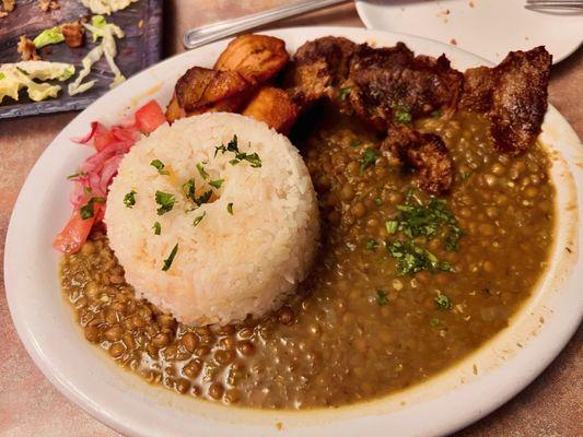 Arroz con Menestra y Carne