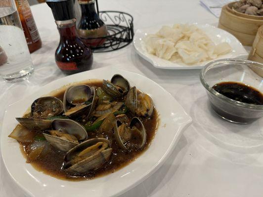 Stirfry clams