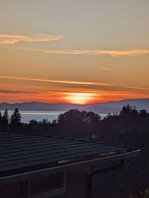 Sunset over Oakland from Piedmont Pines area