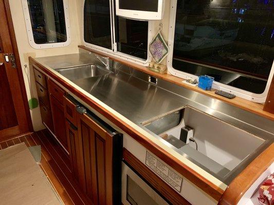 New stainless steel galley counter top.  Beautiful!