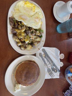 Packer skillet with pancakes