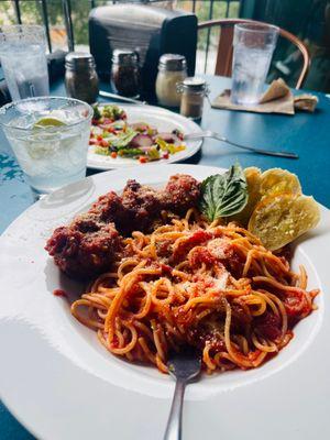 Spaghetti & Meatballs