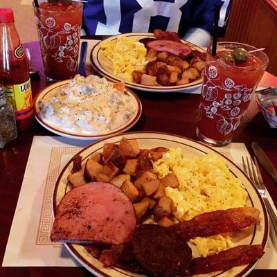 The BEST Sunday brunch. $6.95 for all this!