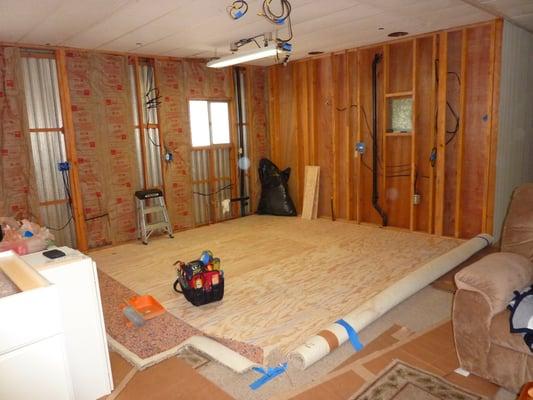 Day 3 - New sub floor and starting insulation !!!