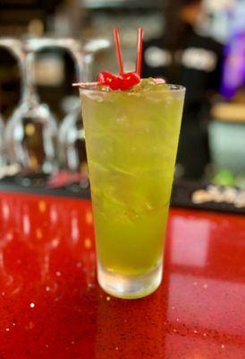 Tokyo Tea: vodka, rum, gin, tequila, triple sec, midori, sour & Sprite.