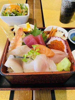 Chirashi Sushi