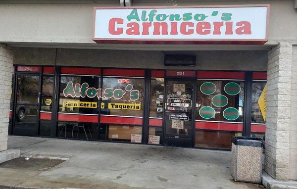 Carniceria y taqueria from outside