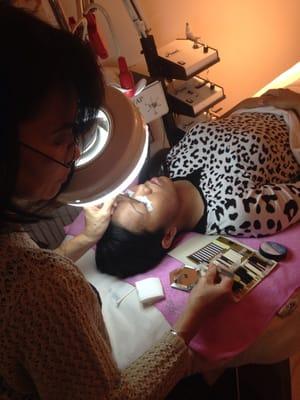 Alonn is amazing at eyelash extensions!