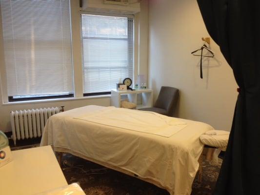 Client massage room and table.