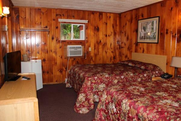 Standard room with two queen beds