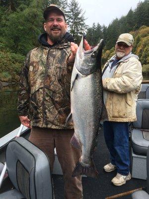 Chris gets a beautiful big fall Chinook on bobber and eggs!