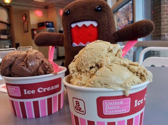 Two 2-dip cups...one for each hand! The left is Rocky Road & Carmel Cone Crunch...the right Coffee Toffee & Carmel Cone Crunch!