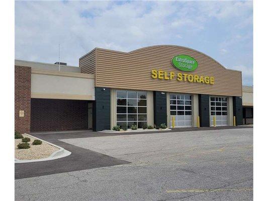 Beauty Image - Extra Space Storage at 7189 Taft St, Merrillville, IN 46410