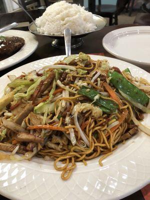 Bbq pork lo mein