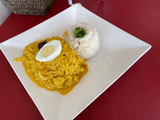 Ahi Aji de Gallina