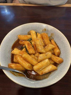 Tteotbokki (spicy rice cakes)