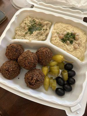 Falafel platter