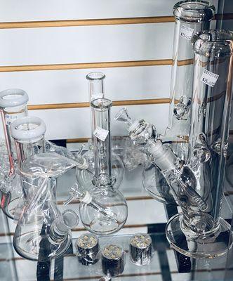 Pipes and bongs