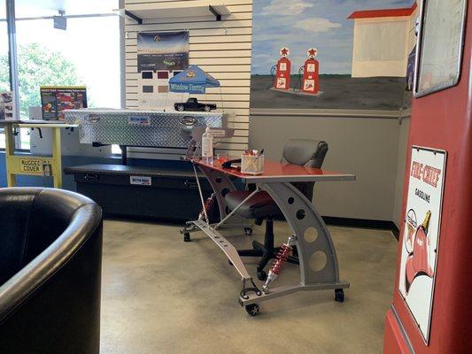 They have a desk for you to work at while your car is getting worked on. Genius and so thoughtful!