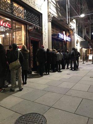 This line around 11p in Sunday night (Presidents Day Weekend) we got there around 9p and it wasn't long before the place started filling up