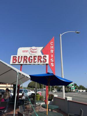 La Puente's amazing burger joint! Welcome to Chris' Burgers!