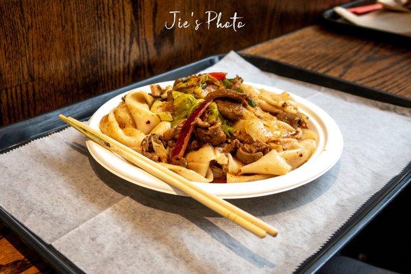 Spicy Cumin Lamb Hand-Ripped Noodles