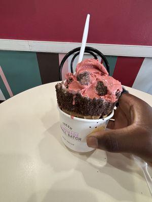 red velvet cookies and creme bowl