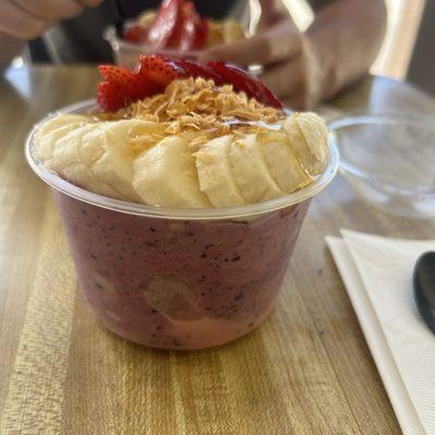 Strawberry banana bowl added blueberries