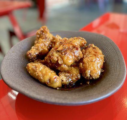 干烹鸡翅 Dry Fried Chicken Wings (6 pc - $15.95)