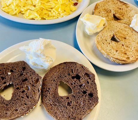 10/23 pumpernickel everything & whole wheat everything bagels toasted - ny style bagels