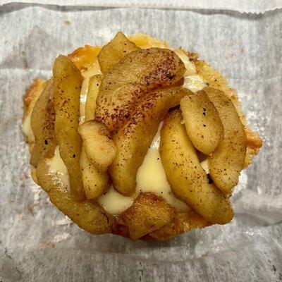 BROWN BUTTER CAKE
 
 Served with vanilla cream and topped with warm fiji apple