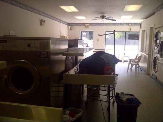 Self- service coin-laundromat. (Not my photo. Found it online.)